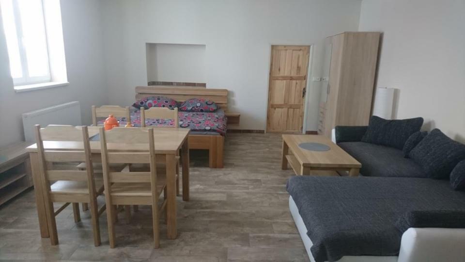 Business Apartman Жамберк Экстерьер фото